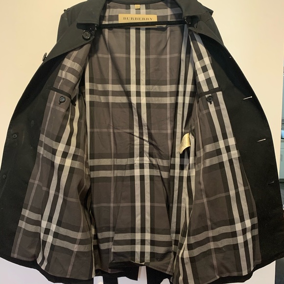 Burberry men’s Kensington trench coat - Picture 2 of 2